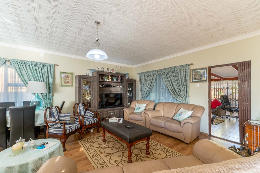 3 Bedroom Property for Sale in Deoville Park Western Cape